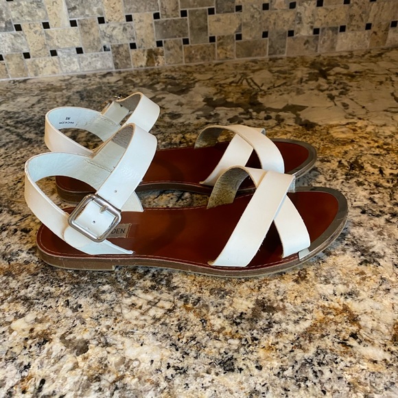 Steve Madden White Sandals Size 8 - Picture 5 of 5